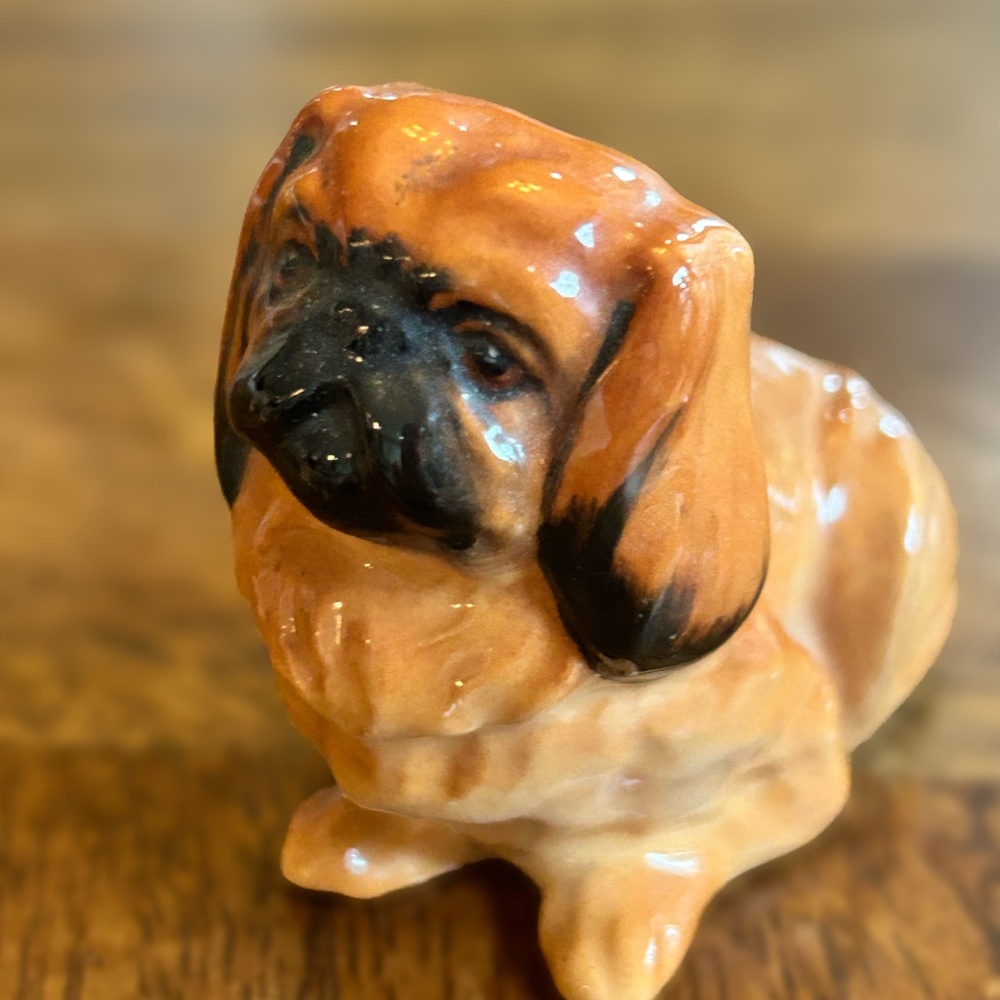 Vintage Royal Doulton Pair of Porcelain Pekingese Dogs - Picture 2 of 7